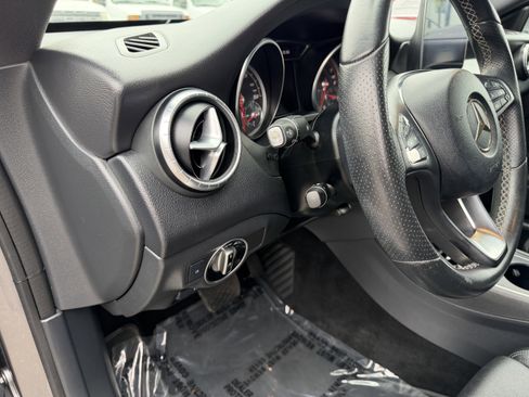 Used 2018 Mercedes-Benz CLA 250 image 19