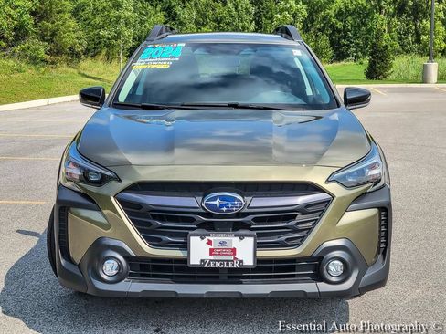 Used 2024 Subaru Outback Premium AWD/4WD image 4