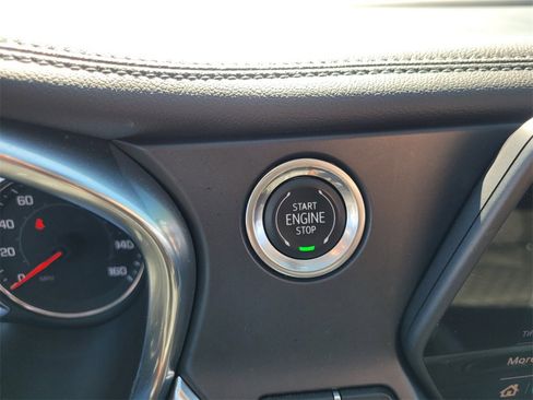 Used 2020 Chevrolet Blazer LT image 28