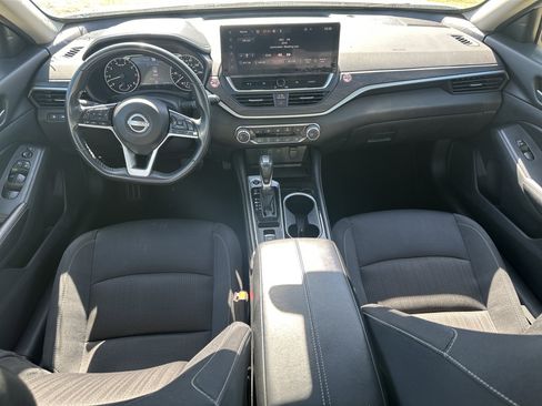 Used 2024 Nissan Altima 2.5 SV w/ SV Premium Package FWD image 19