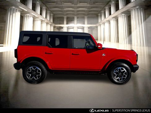 Used 2022 Ford Bronco Outer Banks image 3