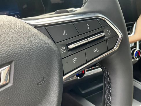 New 2026 Chevrolet Equinox ACTIV w/ Safety and Technology Package AWD/4WD image 18