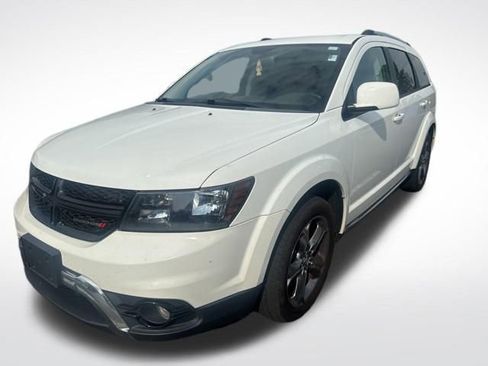 Used 2017 Dodge Journey Crossroad w/ Popular Equipment Group FWD image 2