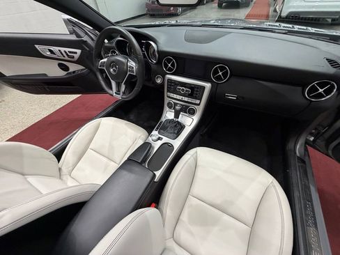 Used 2013 Mercedes-Benz SLK 250 image 34