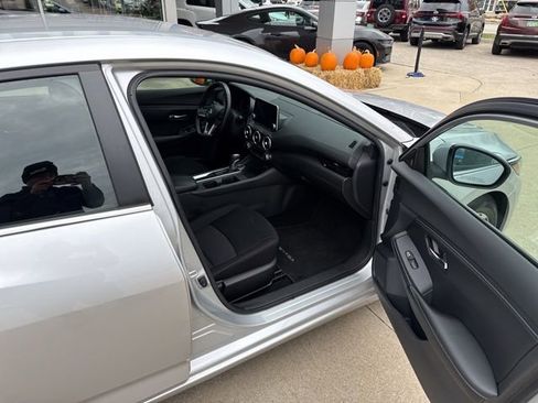 Used 2022 Nissan Sentra SV image 30
