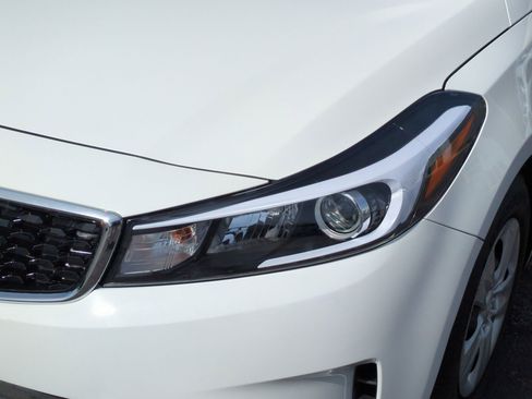 Used 2018 Kia Forte LX image 10