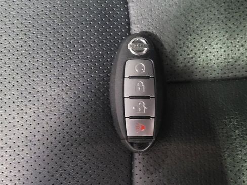 Used 2017 Nissan Rogue Sport SL image 32