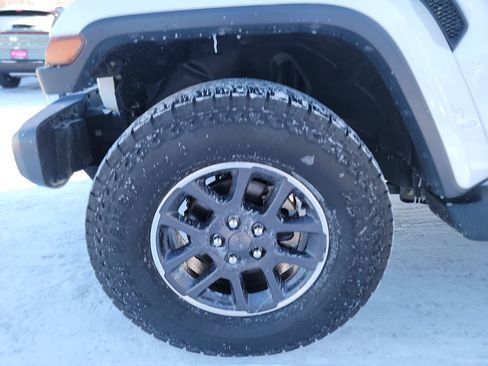 Used 2020 Jeep Gladiator Overland image 10