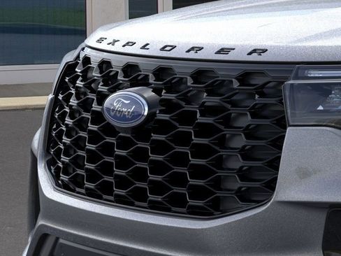New 2026 Ford Explorer ST-Line w/ ST-Line Street Pack image 18