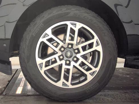 Certified 2025 Ford Expedition Max Active AWD/4WD image 17
