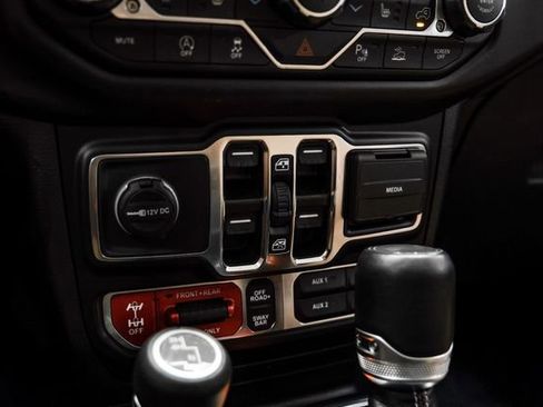 Used 2022 Jeep Wrangler Unlimited Rubicon AWD/4WD image 60
