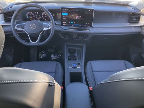 New 2026 Volkswagen Tiguan SE image 11