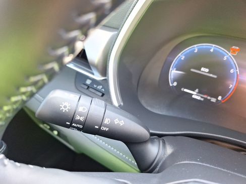 Used 2025 Toyota Highlander Limited image 23