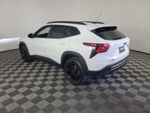 New 2026 Chevrolet Trax LT w/ Midnight Edition image 6