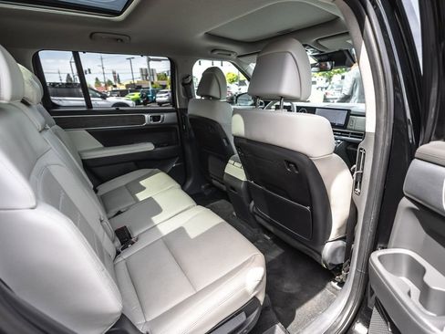 Used 2024 Hyundai Santa Fe Limited AWD/4WD image 29
