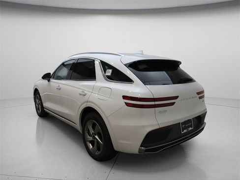 New 2026 Genesis GV70 2.5T Select image 3
