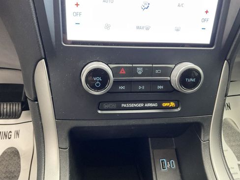 Used 2022 Ford Edge SE w/ Black Appearance Package image 13