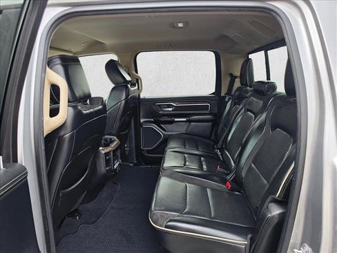 Used 2019 RAM 1500 Laramie AWD/4WD image 16