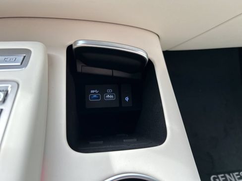 Certified 2025 Genesis Electrified GV70 w/ Prestige Package AWD/4WD image 22