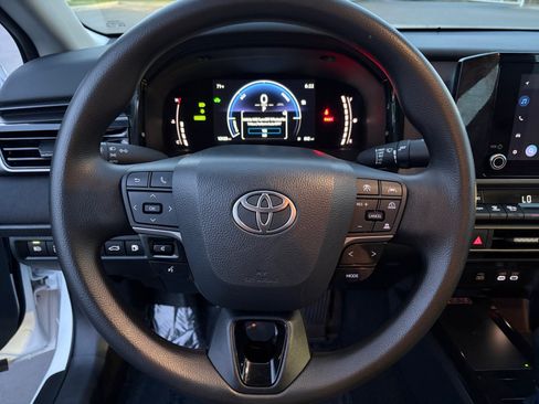 Used 2026 Toyota Camry LE FWD image 12