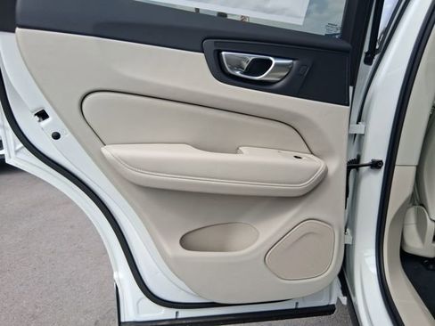 New 2026 Volvo XC60 B5 Ultra w/ Protection Package Premier AWD/4WD image 15