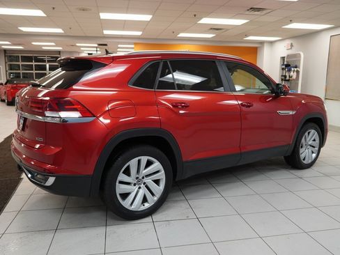 Used 2021 Volkswagen Atlas Cross Sport SE w/ Panoramic Sunroof Package image 49