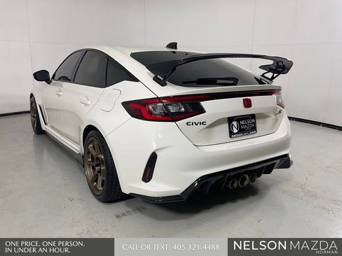 Used 2025 Honda Civic Type R image 8