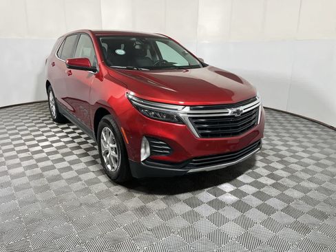 Used 2023 Chevrolet Equinox LT FWD image 2