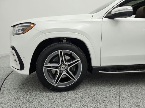 Certified 2024 Mercedes-Benz GLS 450 4MATIC image 32