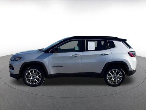Used 2025 Jeep Compass Limited image 9