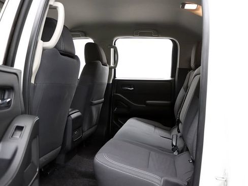 Used 2023 Nissan Frontier SV w/ Technology Package RWD image 17