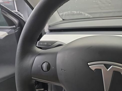 Used 2025 Tesla Model Y Long Range image 34