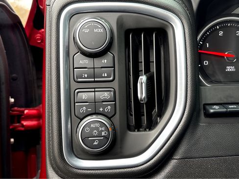 Used 2021 Chevrolet Silverado 2500 High Country w/ Technology Package image 12