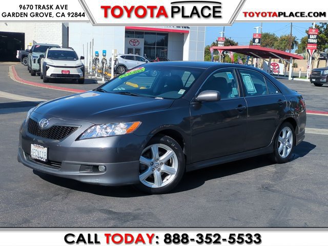 Used 2009 Toyota Camry SE FWD image 1