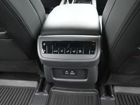 Used 2025 Nissan Pathfinder Rock Creek AWD/4WD image 12