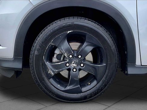 Used 2017 Honda HR-V EX image 11