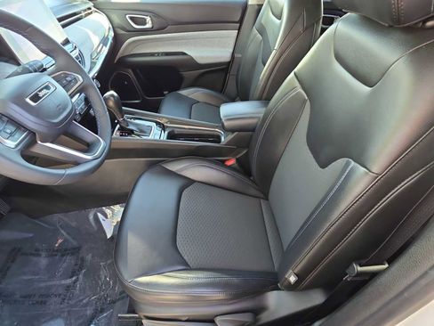 Used 2022 Jeep Compass Latitude image 15