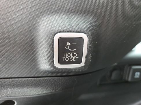 Used 2023 Jeep Grand Cherokee Altitude image 41