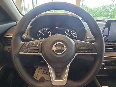 New 2026 Nissan Altima 2.5 SV FWD image 13