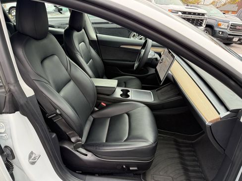 Used 2021 Tesla Model 3 Standard Range Plus image 14