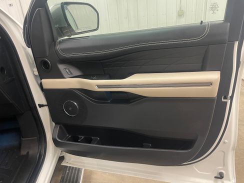Used 2022 Ford Expedition Max Platinum AWD/4WD image 38