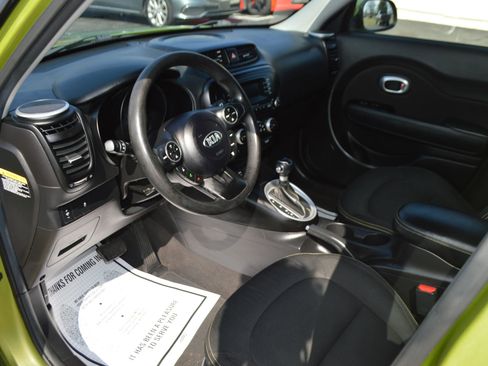 Used 2015 Kia Soul + FWD image 13