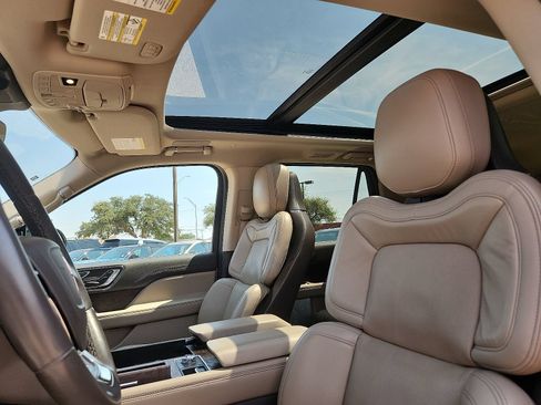 Used 2023 Lincoln Navigator Reserve AWD/4WD image 14