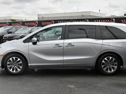 Used 2023 Honda Odyssey EX-L image 4