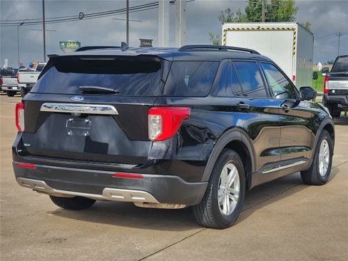 Used 2021 Ford Explorer XLT w/ Equipment Group 202A RWD image 4