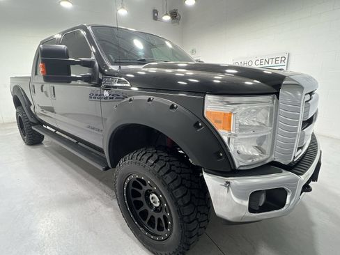 Used 2016 Ford F250 Lariat w/ Lariat Interior Package AWD/4WD image 2