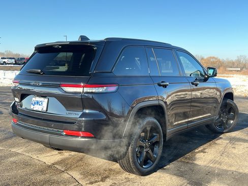 Used 2024 Jeep Grand Cherokee Limited w/ Luxury Tech Group II image 5