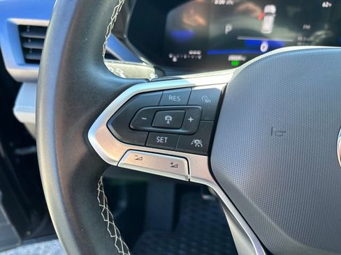 Certified 2024 Volkswagen Taos SE image 20