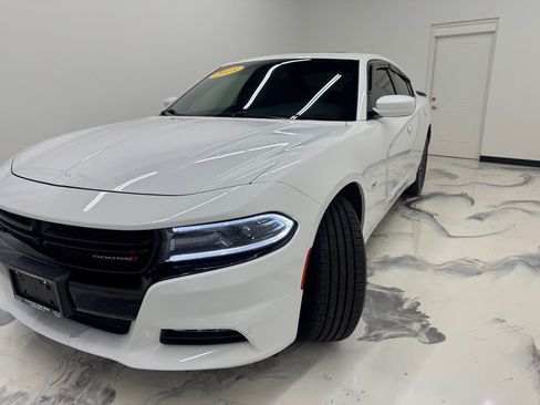 Used 2018 Dodge Charger GT AWD/4WD image 4