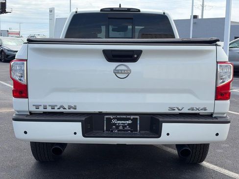 Used 2024 Nissan Titan SV AWD/4WD image 6
